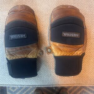 Hestra Two-Tone Leather Mittens